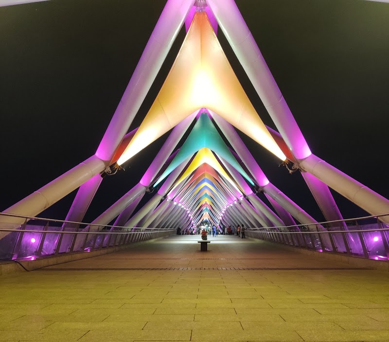 Atal Bridge - Atal Bridge Sabarmati Riverfront Walkway W, Narayan Nagar Society, Kocharab, Paldi, Ahmedabad, Gujarat 380006, India