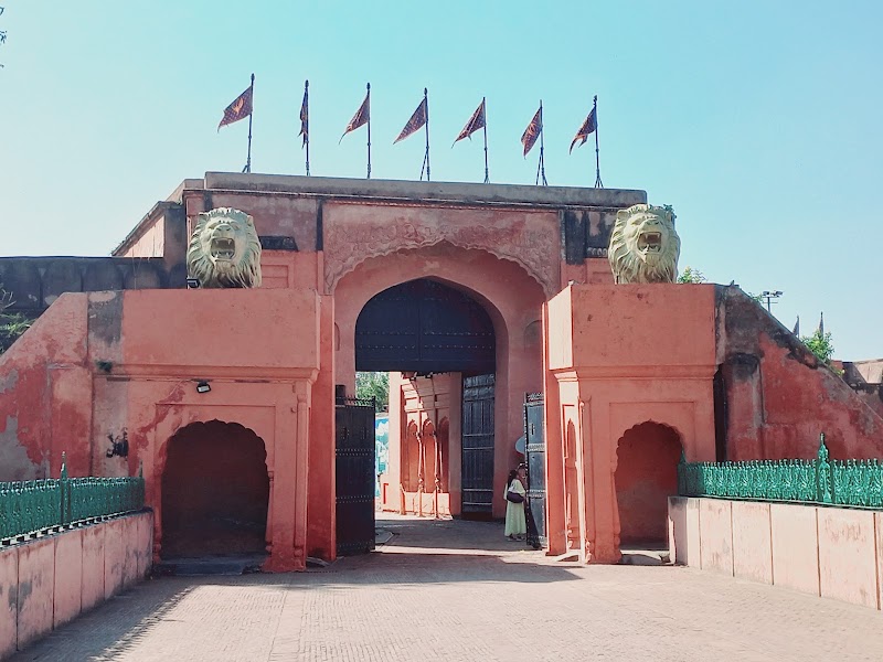 Gobindgarh Fort - Gobindgarh Fort Old Cantt Road, Vijay Chowk, inside Lohgarh Chowk, Gobind Garh Fort, Amritsar, Punjab 143001, India