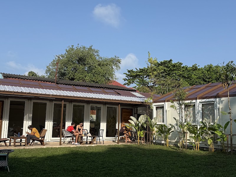 The Yard Hostel Chiang mai - The Yard Hostel Chiang mai 27, 1 Prapokklao Road Old City Tambon Si Phum, Amphoe Mueang Chiang Mai, Chang Wat Chiang Mai 50200, Thailand
