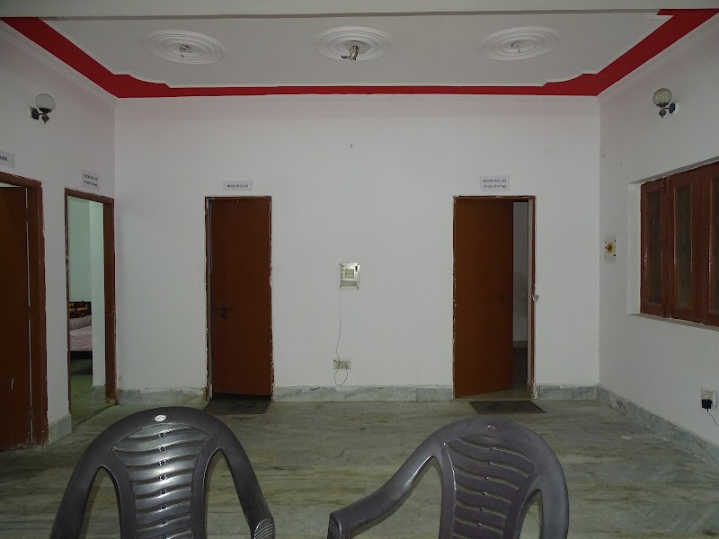 Indirapuram Mahi PG (Boys & Girls) - Indirapuram Mahi PG (Boys & Girls) 64, Gyankhand 4, Indirapuram, Ghaziabad, Uttar Pradesh 201014, India