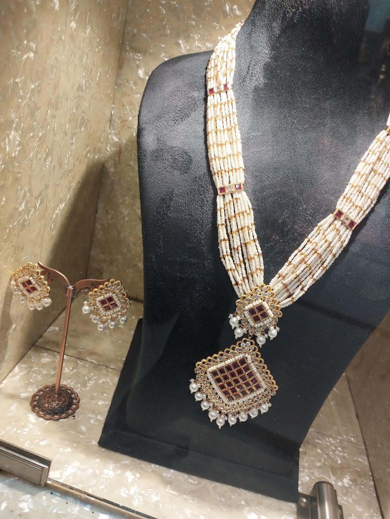 Jewellers Prakash chand Ajay Kumar Bothra - Jewellers Prakash chand Ajay Kumar Bothra, Jain mandir ke samne, Sarafa Line, Kawardha, Chhattisgarh 491995, India