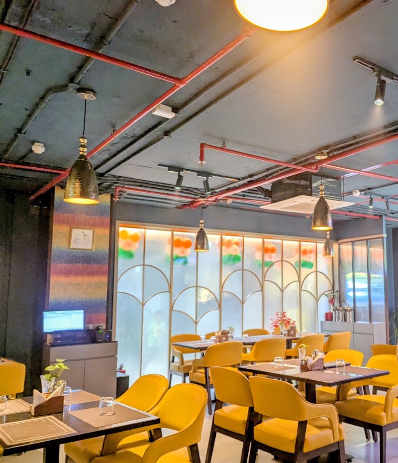 Lark- The Veg Bar - Lark- The Veg Bar R, odeon Mall, MHADA Colony, Odeon, Ghatkopar East, Mumbai, Maharashtra 400077, India