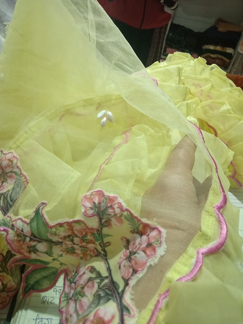 Rudra Creations Boutique - Rudra Creations Boutique 131, behind hotel Shiraz parking, Model Town, Hoshiarpur, Punjab 146001, India