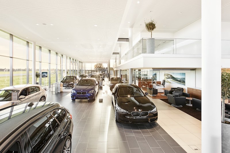 Autohaus BMW & MINI VOGL - Autohaus BMW & MINI VOGL Leisederstraße 1, 84453 Mühldorf am Inn, Germany