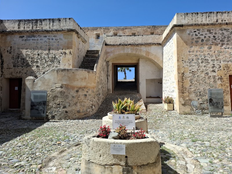 Battery defensive castle La Herradura