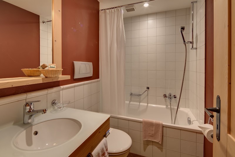 Hotel Alpenrose Wengen - Hotel Alpenrose Wengen Roossi 1371, 3823 Wengen BE, Switzerland