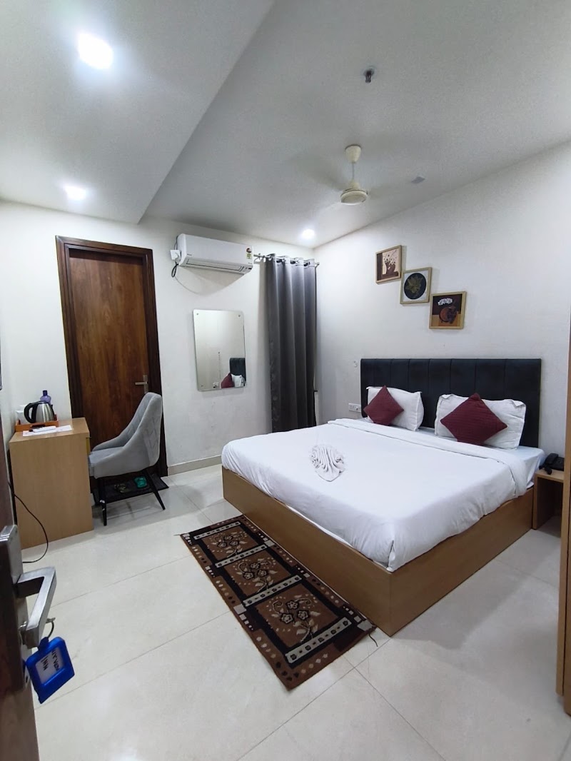 Hotel Nirvana Inn - Hotel Nirvana Inn 17C/2A, Tashkent Marg, near Lok Seva Aayog, Civil Lines, Prayagraj, Uttar Pradesh 211001, India
