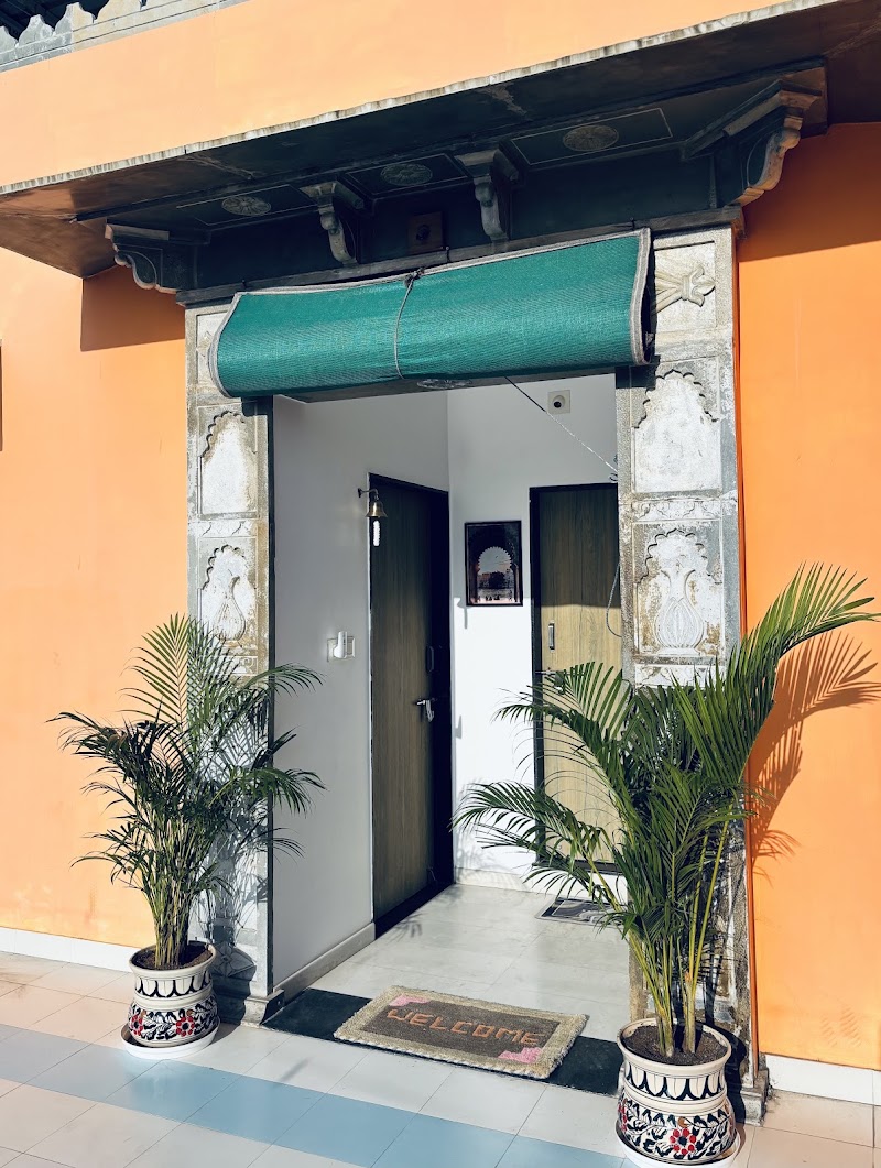 Uparlo Stay - Your cozy rooftop homestay in Udaipur - Uparlo Stay - Your cozy rooftop homestay in Udaipur 121, Jag niwas, Sector 3, Rishi Nagar, Udaipur, Rajasthan 313002, India
