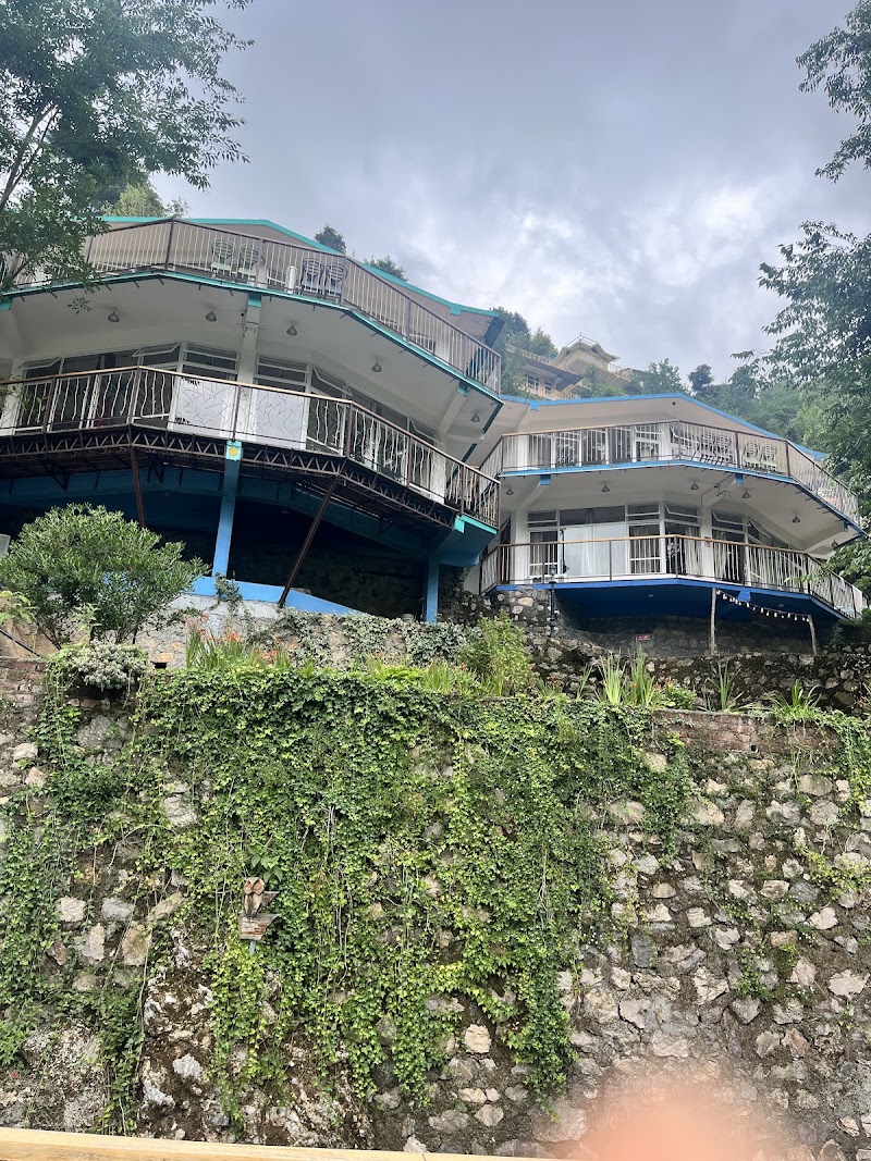 Zostel Plus Mussoorie (Kempty) - Zostel Plus Mussoorie (Kempty) Zostel Plus Banglow Ki Kandi, Charleville, Dehradun, Mussorie Range, Uttarakhand 248179, India
