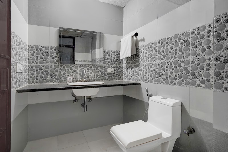 Super Townhouse by OYO Sector 46 Huda Market - Super Townhouse by OYO Sector 46 Huda Market, Plot No. 2529, Phase 2, Urban Estate, Sector 46, Gurugram, Haryana 122001, India