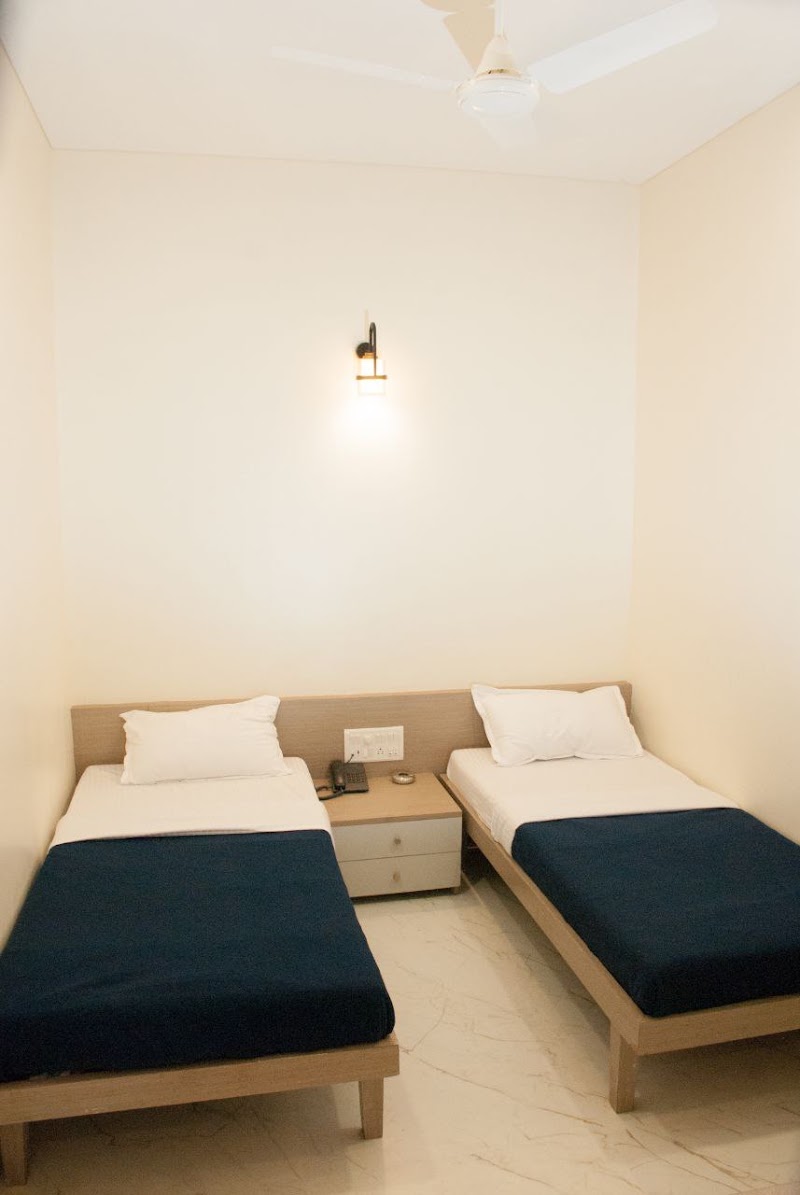 City Hotel - City Hotel Main Gate, City Terrace, 121, Walchand Hirachand Rd, opp. C.S.T. Station, Borabazar Precinct, Fort, Mumbai, Maharashtra 400001, India