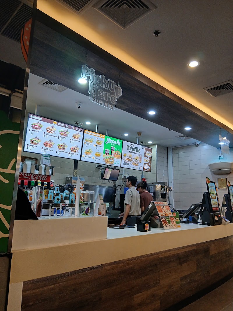 Nana Square - Nana Square 49 Soi Sukhumvit 3, Khwaeng Khlong Toei Nuea, Watthana, Krung Thep Maha Nakhon 10110, Thailand