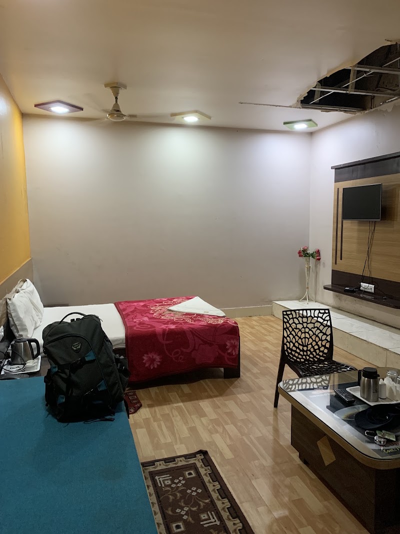 Lucknow Junction Retiring room - Lucknow Junction Retiring room, Preeti Nagar, Railway Colony, Charbagh, Lucknow, Uttar Pradesh 226001, India