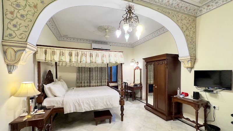 Amar Mahal - Amar Mahal 8JWQ+JJP, near Betwa River, Orchha, Madhya Pradesh 472246, India