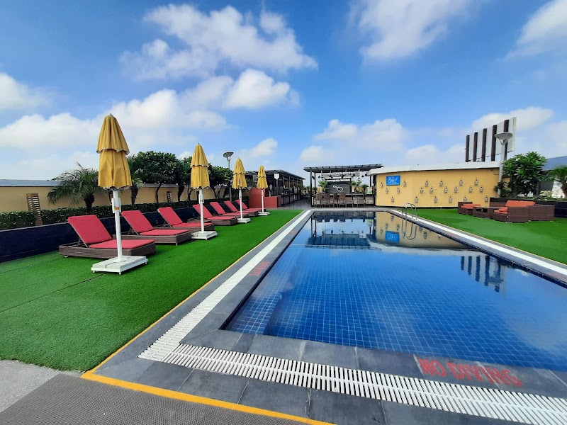 Grand Mercure Agra - Grand Mercure Agra, Crystal Sarovar premiere, Fatehabad Rd, near KFC, Tajganj, Agra, Uttar Pradesh 282004, India