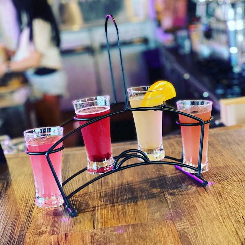 Best Brews Taproom - Best Brews Taproom, 2068 McCulloch Blvd N Ste A, Lake Havasu City, AZ 86403, USA