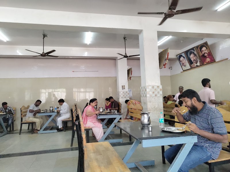Pavithra Idli Hotel - Pavithra Idli Hotel, NH 48, near Karnataka Bank ATM, Kyathsandra Bus Stop, Kyathasandra, Tumakur, Karnataka 572104, India