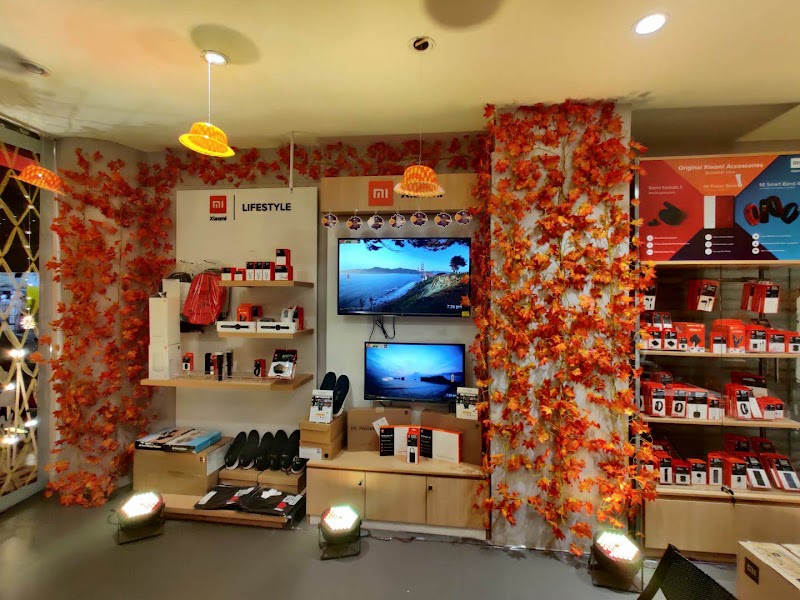 MI STORE - MI STORE, V9WW+46H, Gauri Shankar Mandir Rd, Raigarh, Chhattisgarh 496001, India