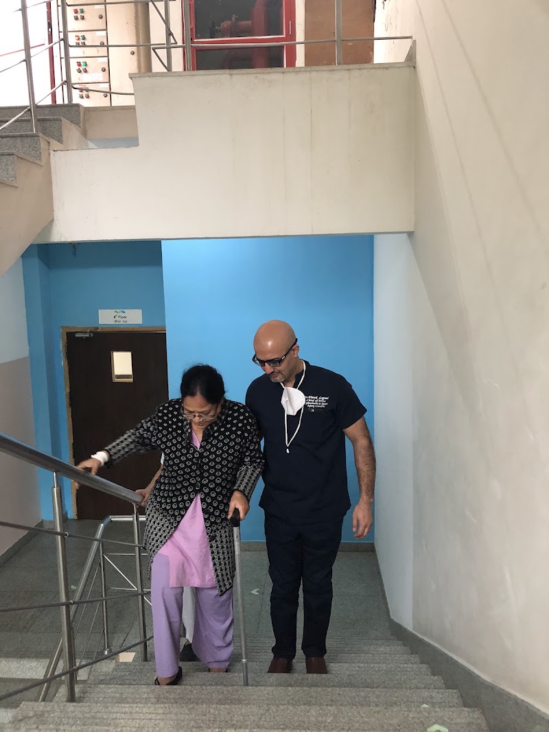 Dr Vivek Logani - Dr Vivek Logani Dr Vivek Logani, Room No 35, Ground Floor, Paras Hospitals OPD Block, C-1, Block C, Sushant Lok Phase I, Sector 43, Gurugram, Haryana 122009, India
