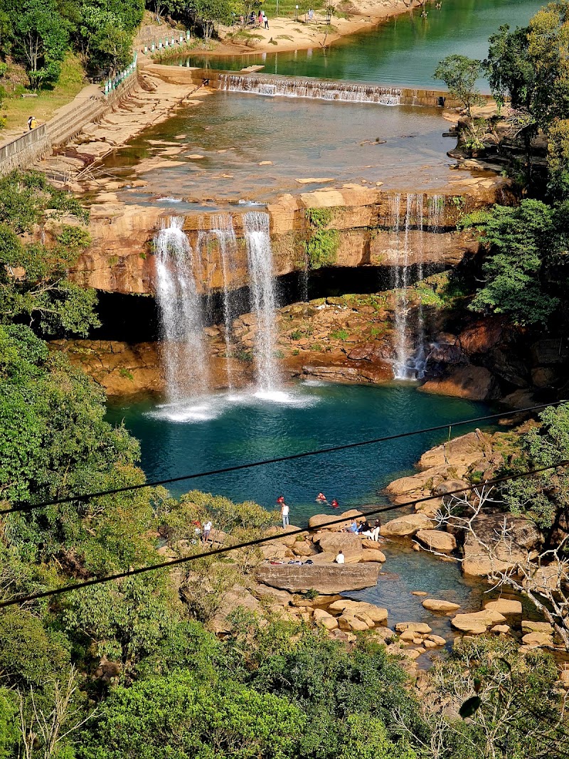 Krang Suri Waterfall - Krang Suri Waterfall Krang Suri Rd, Umlārem, Meghalaya 793161, India