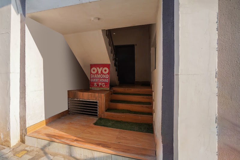 OYO Diamond Guest House - OYO Diamond Guest House Plot no.- 129, Nagla Road, Block B, Sector-81, Phase-2, Noida, Uttar Pradesh 201305, India