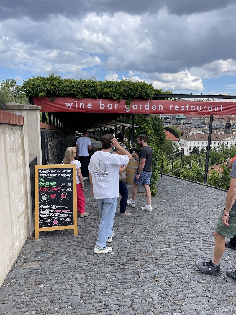 Wine Bar Villa Richter - Wine Bar Villa Richter, Staré zámecké schody 8, 119 00 Praha 1-Hradčany, Czechia