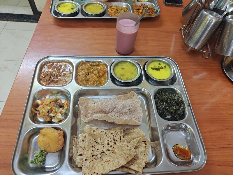 TULSI DINING HALL PURE VEG CHIPLUN - TULSI DINING HALL PURE VEG CHIPLUN Shop number 1, 2, 3 Tulsi Coop Hsg Soc, Prabhat Rd, Riad, Markandi, Chiplun, Maharashtra 415605, India