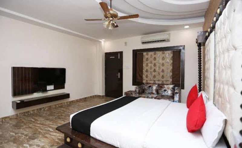 Wood Castle Hotel ( Ammar and Ujma Wedding ) - Wood Castle Hotel ( Ammar and Ujma Wedding ) 6MQJ+RVP, Great Eastern Rd, Shatabdi Nagar, Telibandha, Raipur, Chhattisgarh 492001, India