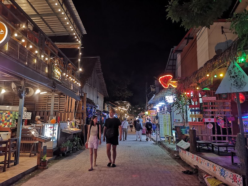 Railay Walking Street - Railay Walking Street 2R6Q+HGW Railay West Beach, Tambon Ao Nang, Amphoe Mueang Krabi, Chang Wat Krabi 81000, Thailand