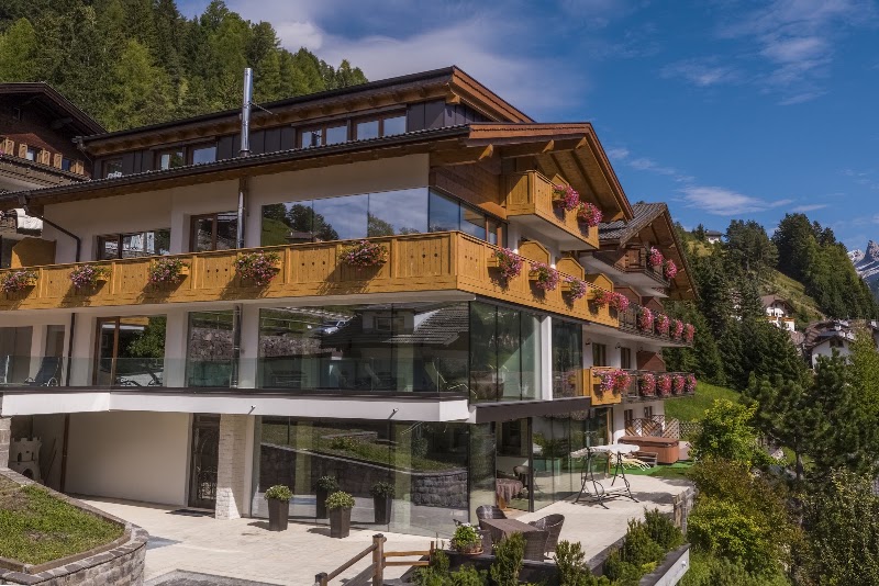 Garni Hotel Gardena - Garni Hotel Gardena Streda Chemun, 62, 39047 Santa Cristina Valgardena BZ, Italy