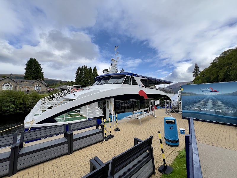 Cruise Loch Ness - Cruise Loch Ness Caledonian Canal, Fort Augustus PH32 4BD, UK