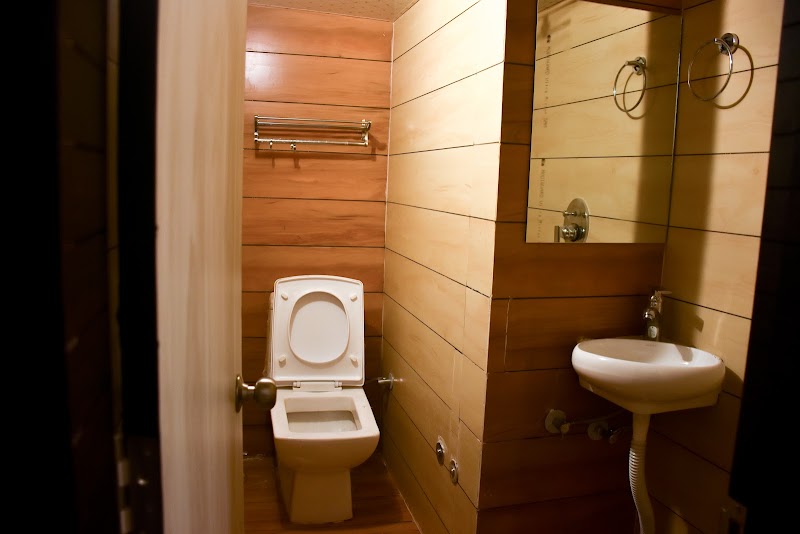 Hotel Lake Bridge - Hotel Lake Bridge 24, Gogawat Wadi Rd, inside Chandpol, Chand Pole, Udaipur, Rajasthan 313004, India