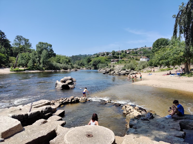 Praia Fluvial das Azenhas - Praia Fluvial das Azenhas R. de Manuel Barros, 4600-752 Amarante, Portugal