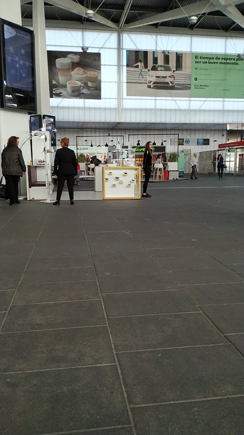 Estación de Valencia-Joaquín Sorolla - Estación de Valencia-Joaquín Sorolla, Extramurs, 46007 València, Valencia, Spain