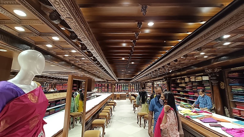 POTHYS - Thiruvananthapuram - POTHYS - Thiruvananthapuram No. 28/2477/3, Nikunjam City Square, Mahatma Gandhi Rd, near Ayurveda College West Lane, Vanchiyoor, Thiruvananthapuram, Kerala 695001, India