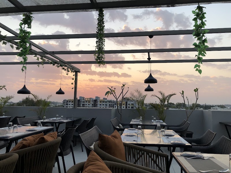 Second Kitchen - Second Kitchen Rooftop, Space Tower, Airport Rd, above Croma & Cine Square Cinema, Ganga Colony, Tirupati Nagar, Indore, Madhya Pradesh 452005, India