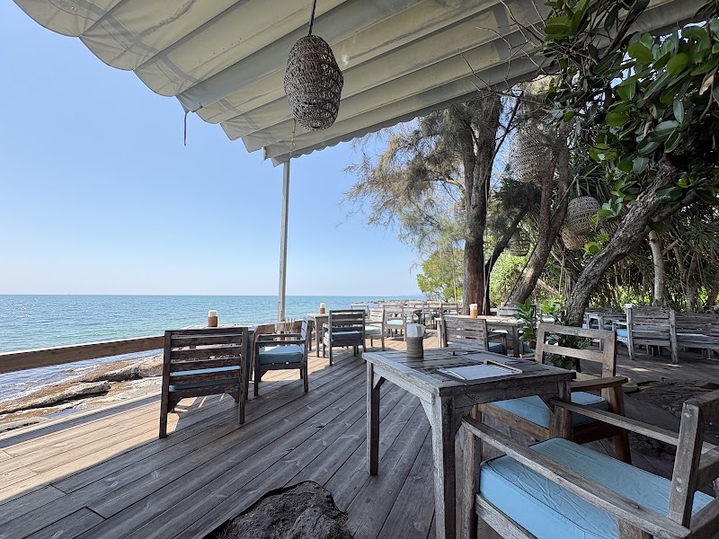 On The Rock Restaurant & Beach Bar - On The Rock Restaurant & Beach Bar Mango bay, Hẻm 8 Đường Lê Thúc Nha, Phú Quốc, An Giang 920000, Vietnam