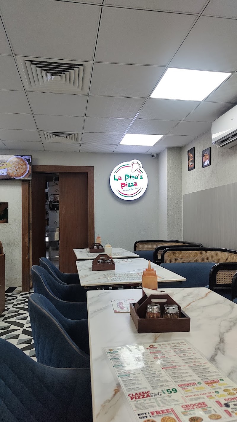La Pino'z Pizza Central Plaza Mall Gurugram - La Pino'z Pizza Central Plaza Mall Gurugram, First Floor, Metro Station, F -10, near 53, 54, Parsvnath Exotica, DLF Phase 5, Sector 53, Gurugram, Haryana 122011, India