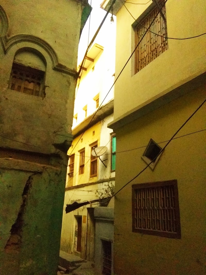 Vishwanath Gali - Vishwanath Gali Vishwanath Gali, Lahori Tola, Varanasi, Uttar Pradesh 221001, India