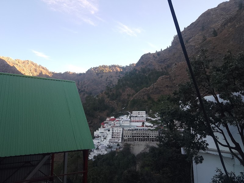 J&K Tourism Reception Centre - J&K Tourism Reception Centre PVH8+Q58, Residency Rd, Lalkuan, Prem Nagar, Old Heritage City, Jammu, 180008