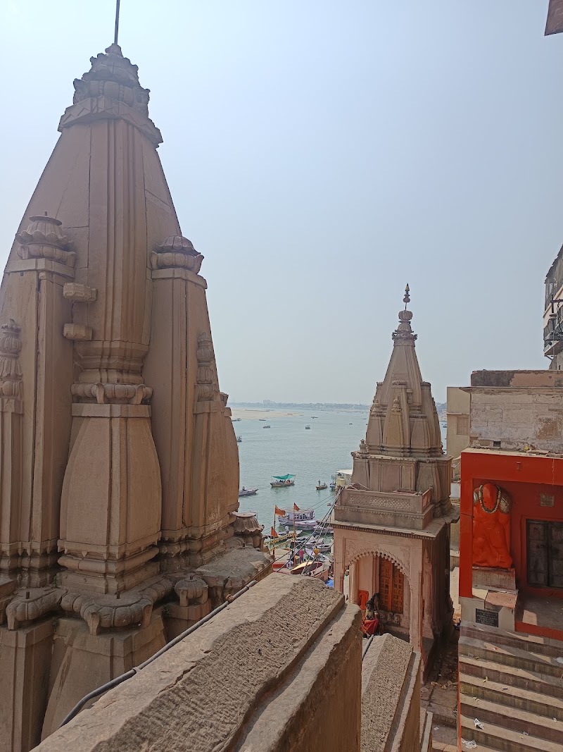Munshi Ghat, (Varanasi) - Munshi Ghat, (Varanasi) 8245+6V8, Dashashwamedh Ghat Rd, Ghats of Varanasi, Bangali Tola, Varanasi, Uttar Pradesh 221001, India