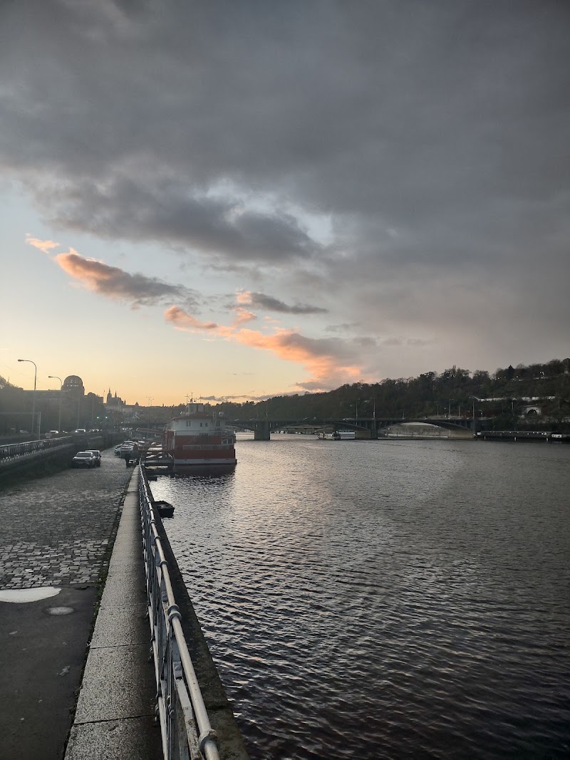 Přístaviště u Čechova mostu - Přístaviště u Čechova mostu, Dvořákovo nábř., Staré Město, 110 00 Praha-Praha 1, Czechia