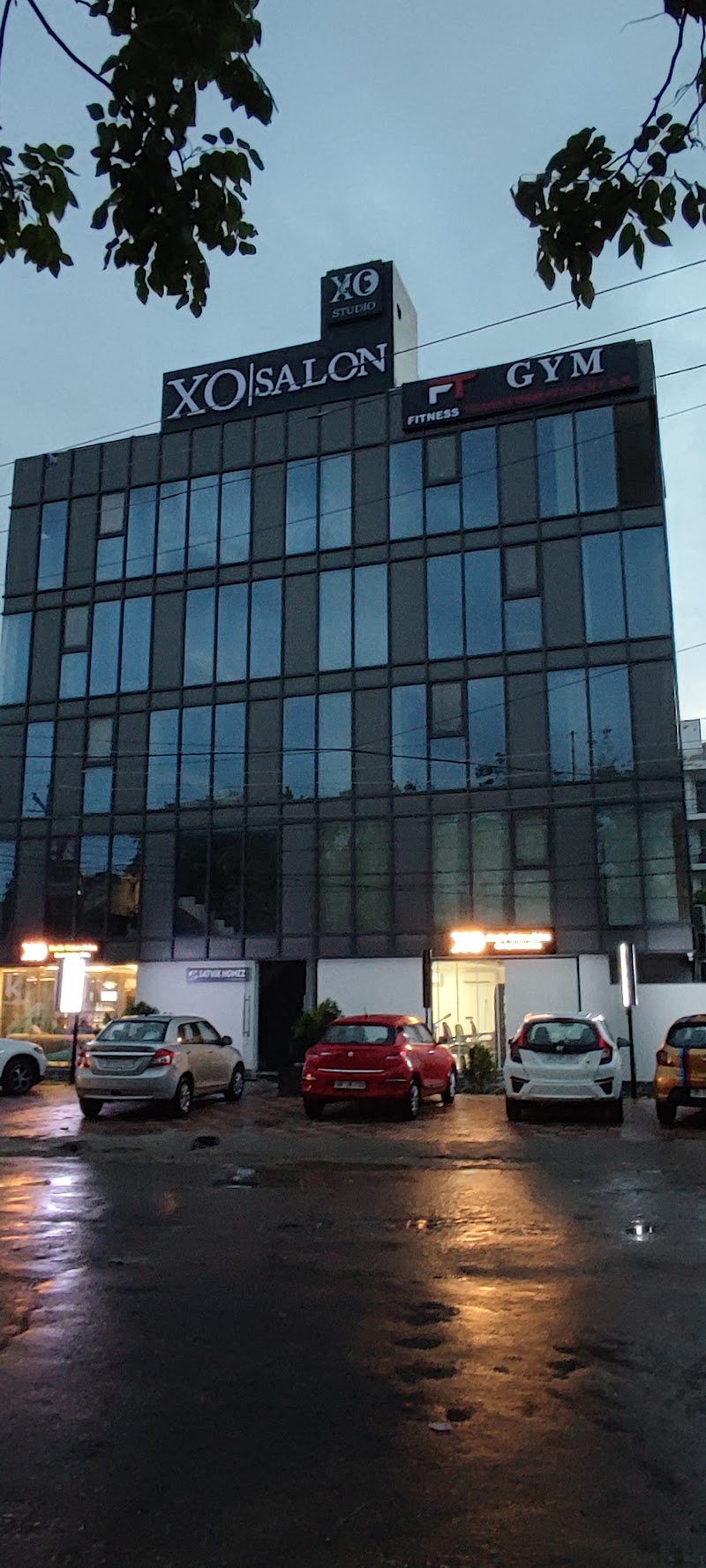 FT GYM - FT GYM 3rd Floor, F-56, above XO Salon, Block G, Sushant Lok 2, Sector 57, Gurugram, Haryana 122001, India