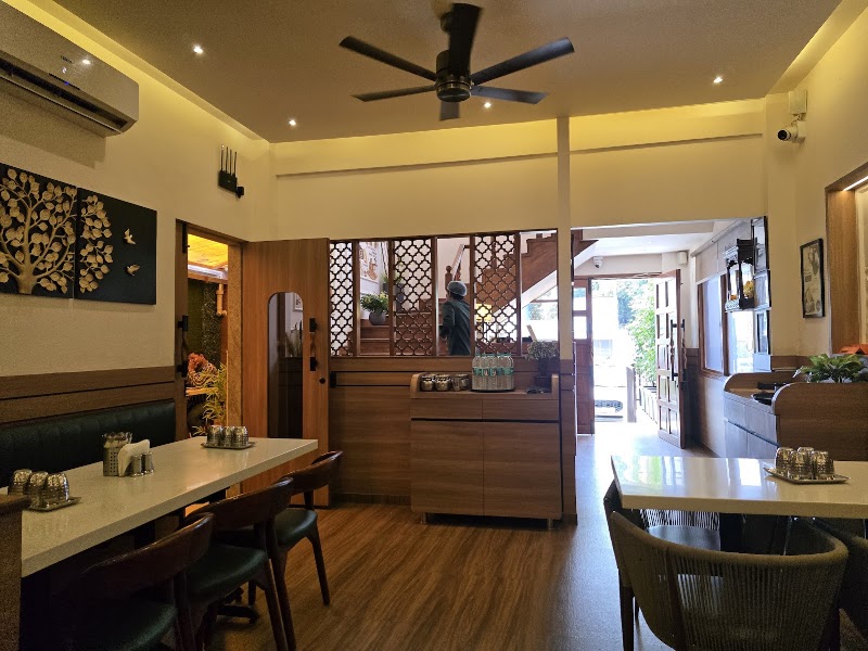Thali Circle - Thali Circle Baner Rd, in front of Mauli Garden, beside Chitale Bandhu, Varsha Park Society, Pashan, Pune, Maharashtra 411069, India