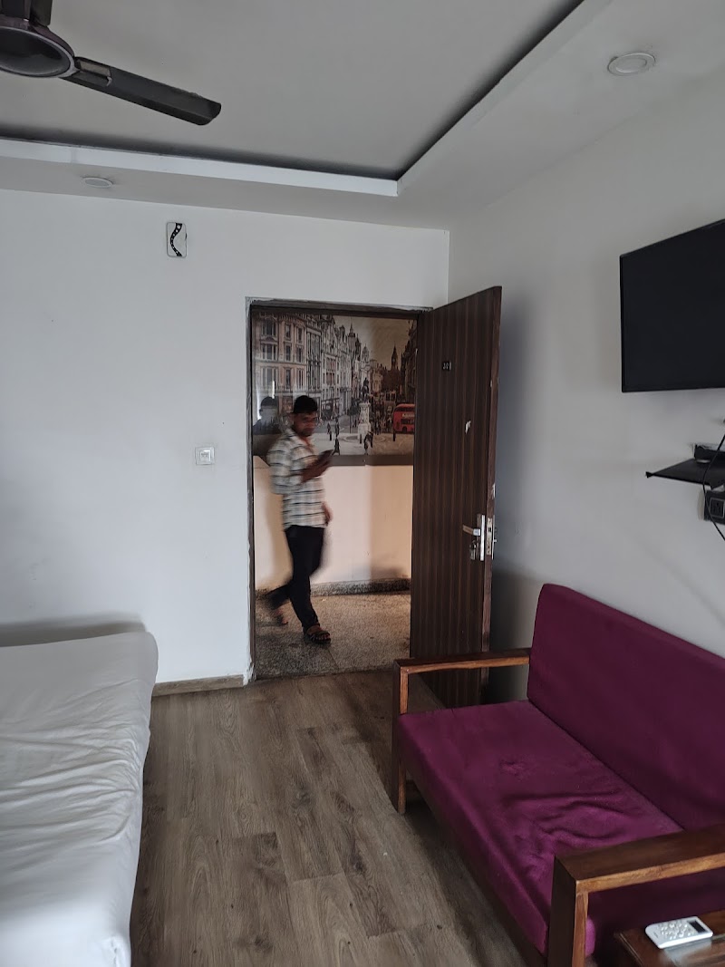 FabHotel F9 Sector 58 - Hotel in Sector 58, Noida - FabHotel F9 Sector 58 - Hotel in Sector 58, Noida No M1, A, Bishanpura Rd, Bishanpura, Sector 58, Noida, Uttar Pradesh 201301, India