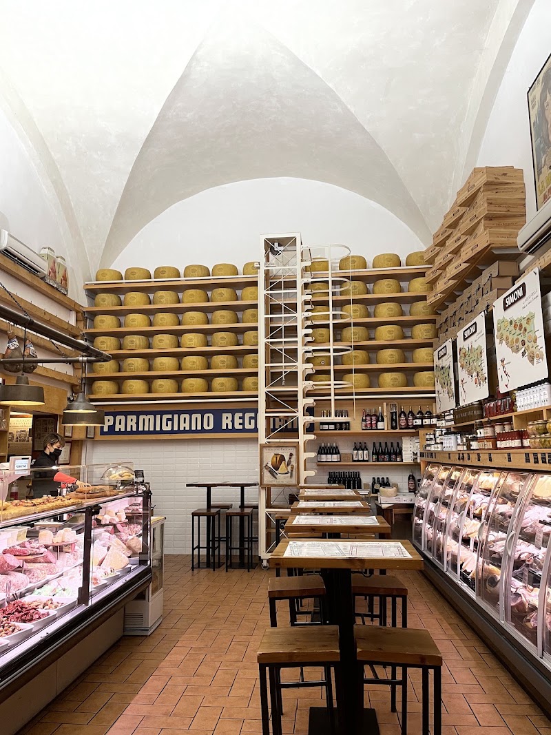 Mercato di Mezzo - Mercato di Mezzo F8VV+8W, Via Clavature, 12, 40124 Bologna BO, Italy