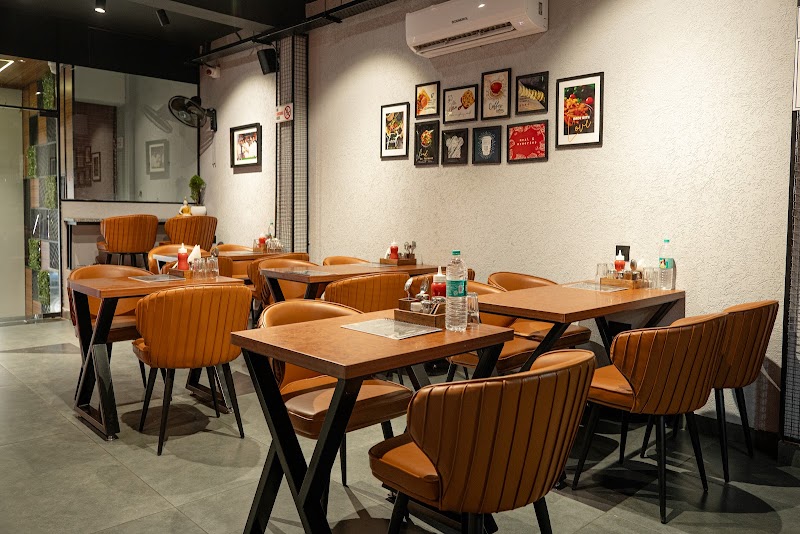 Gritty Gaming Lounge & Cafe - Gritty Gaming Lounge & Cafe Shop No, Ground Floor, M-23, Block M, Old DLF Colony, Sector 14, Gurugram, Haryana 122007, India