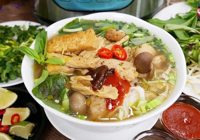 Sanur Resto - Melayu & VN Halal Cuisine - Sanur Resto - Melayu & VN Halal Cuisine Tầng 2, Level 2, 13 Đinh Tiên Hoàng, Hàng Trống, Hoàn Kiếm, Hà Nội 100000, Vietnam