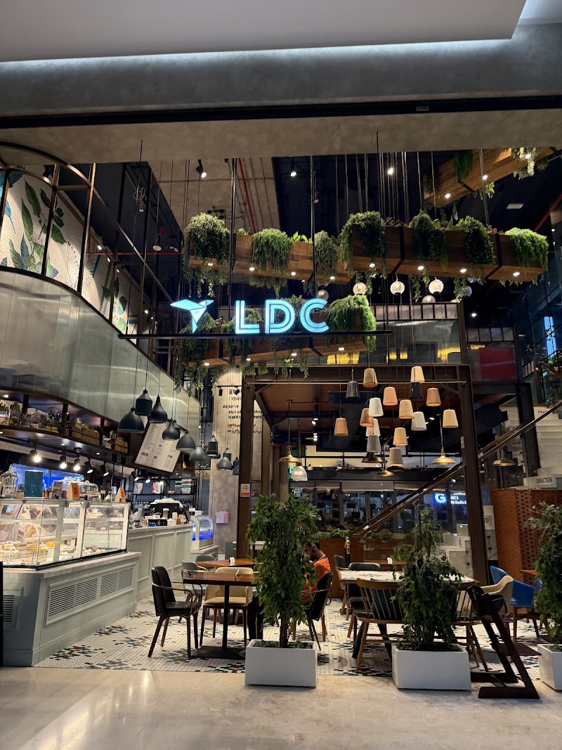 LDC Kitchen+Coffee - One JLT - LDC Kitchen+Coffee - One JLT One JLT f6/89 - Al Thanyah Fifth - Jumeirah Lakes Towers - Dubai - United Arab Emirates