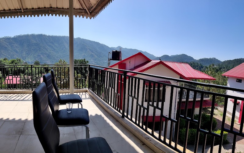 OYO Home 14047 Luxury 3BHK - OYO Home 14047 Luxury 3BHK, 3, BHK Cottage, Garkhal Kanda Rd, Kasauli, Himachal Pradesh 173225, India